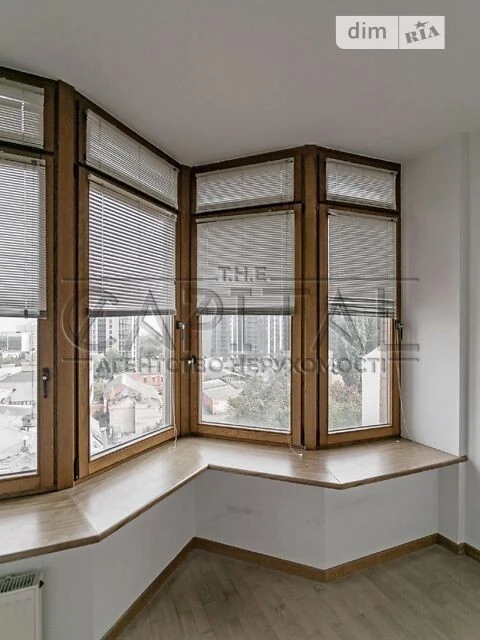 Sale of a 5-room apartment of 200 sq. m. on Bulvarno-Kudryavska Street 13