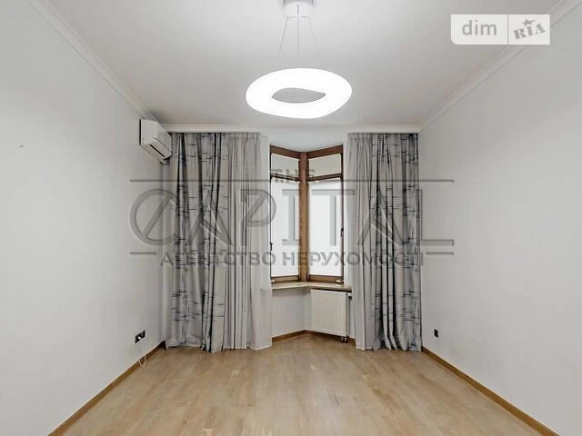 Sale of a 5-room apartment of 200 sq. m. on Bulvarno-Kudryavska Street 13