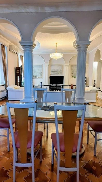 For sale center Gogol 11 4-room / 200m2 GAZ low floor