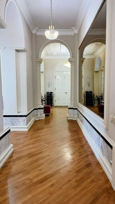 For sale center Gogol 11 4-room / 200m2 GAZ low floor