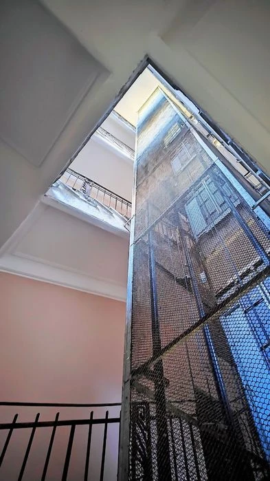 For sale center Gogol 11 4-room / 200m2 GAZ low floor