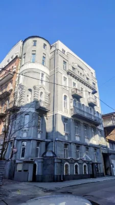 For sale center Gogol 11 4-room / 200m2 GAZ low floor