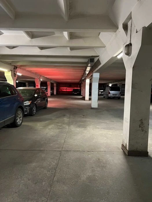 I will sell - I will rent a parking space in an underground parking lot