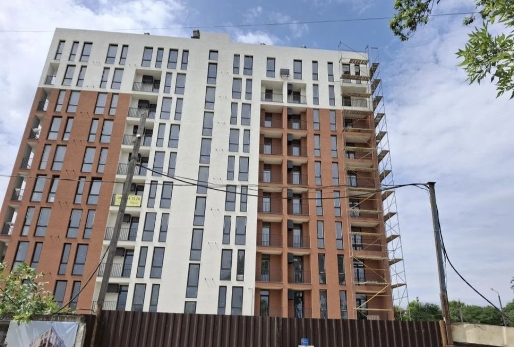 Продам 2 кім в новобудові на 2 поверсі