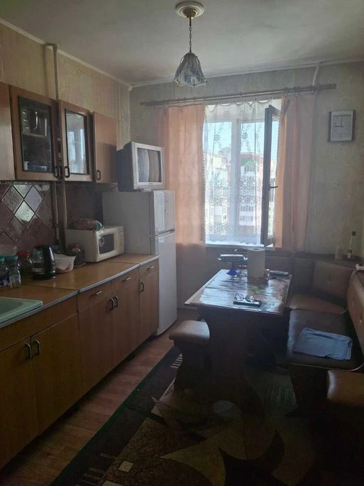 Продається 3-к квартира на Б.Хмельницького