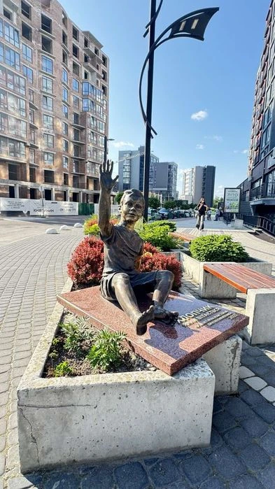 1 Кімнатна ЖК Княгинин (ОБМІН на Машину)Авто