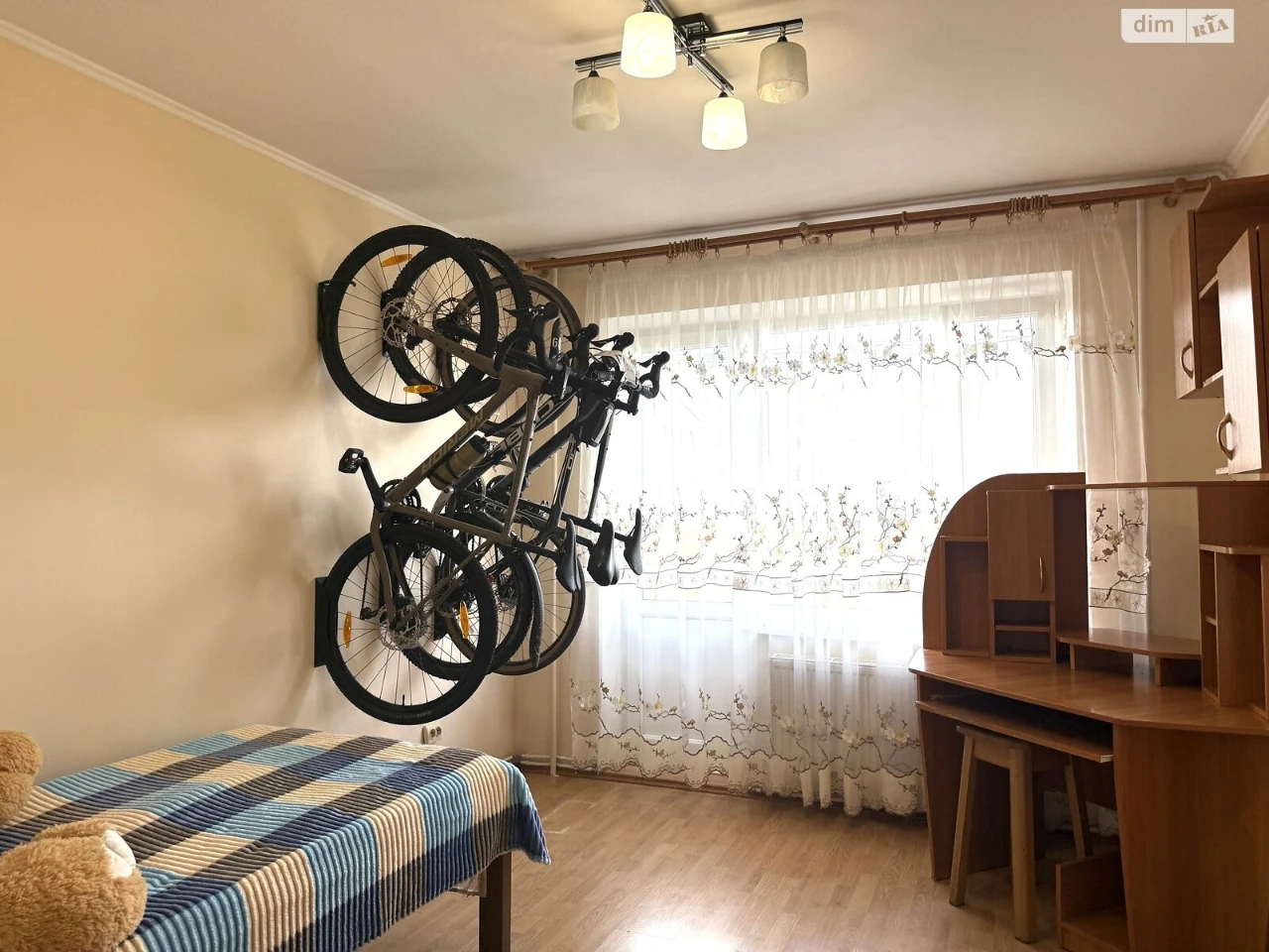 Продаж Квартира Політон
