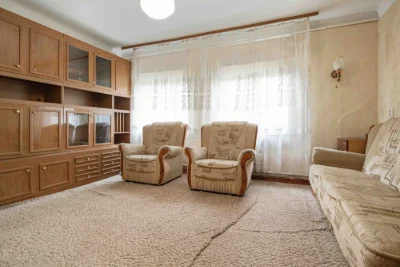 Продам трикімнатну квартиру. Центр.