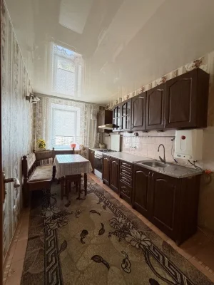 Продам 3 кімнатну квартиру 60 м² вул. Андрія Мельника 4 Рівн