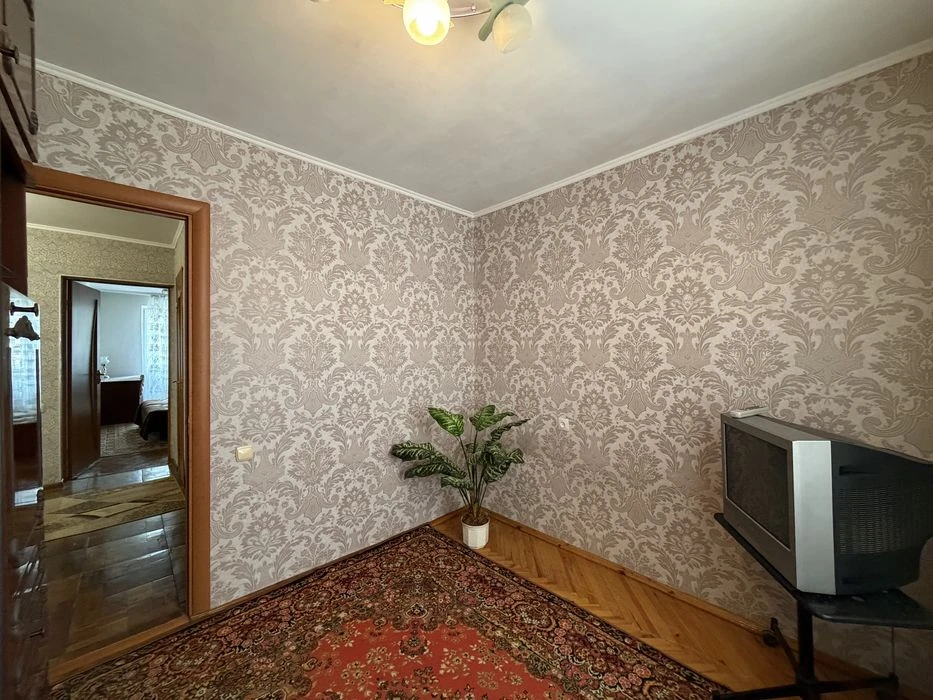 Продам 3 кімнатну квартиру 60 м² вул. Андрія Мельника 4 Рівн