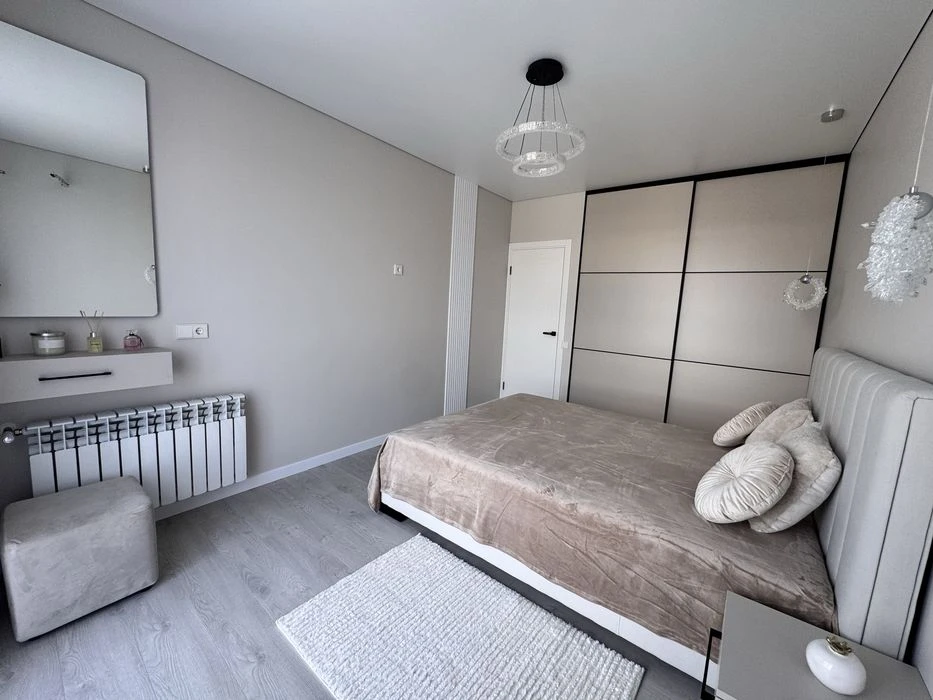 Продаж квартири біля озера ЖК Panorama de Luxe”