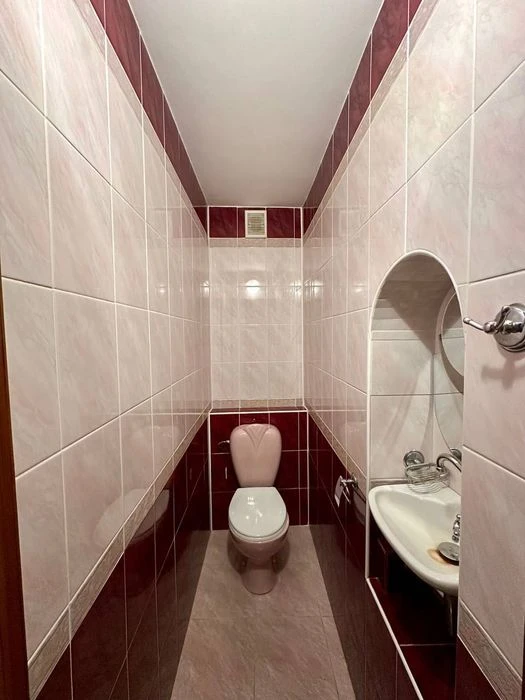 Продаж 4-кімнатної квартири в районі Мототрек!