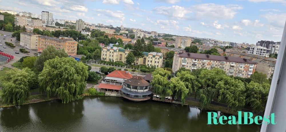 Продаж / Квартира / вул.Небесної сотні /Рівне