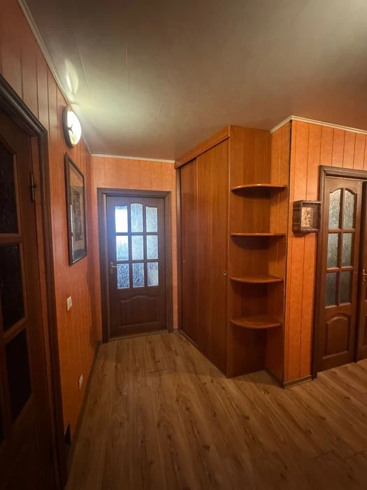 Продаж 3-кімнатної квартири з ремонтом в районі Чайки!