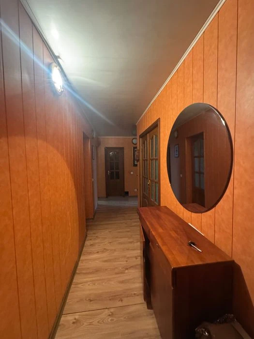 Продаж 3-кімнатної квартири з ремонтом в районі Чайки!