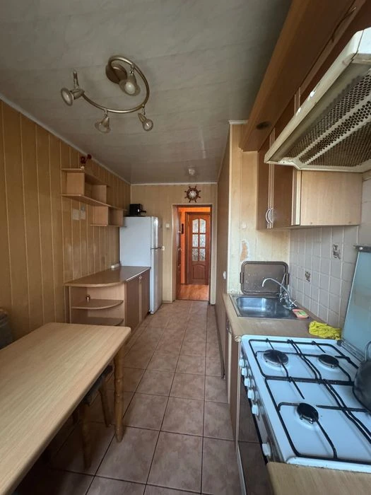 Продаж 3-кімнатної квартири з ремонтом в районі Чайки!