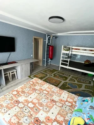 ! ПРОДАЄТЬСЯ 2кімнатна 82 кв м