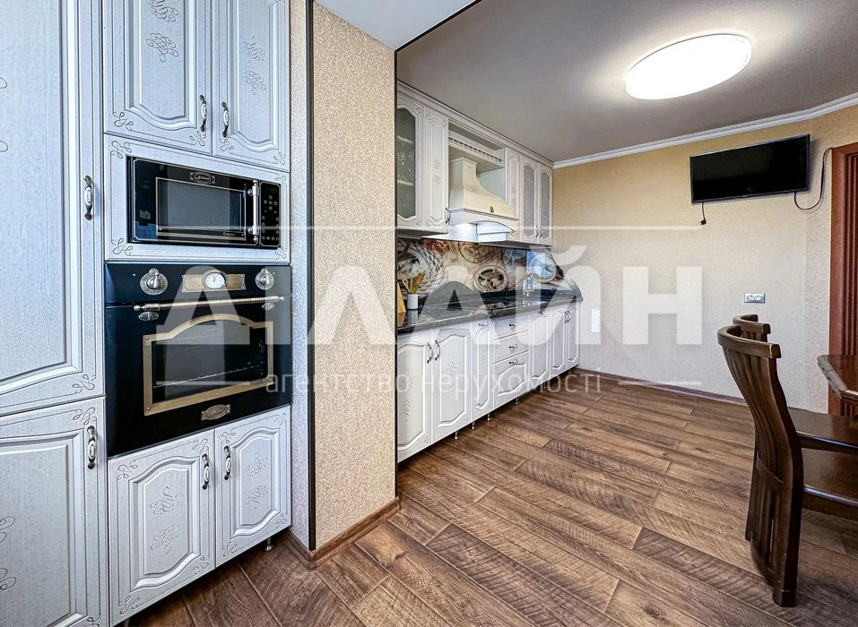 VIP 4х комн квартира 170 м2 по Юбилейному 14