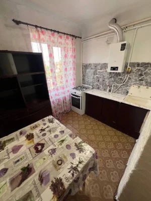 Двокімната квартира під ремонт , центр міста ,проспект Миру