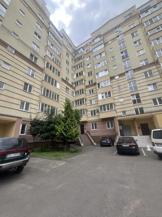 = Продаж великої 2-кімнатної квартири в преміальній новобудо