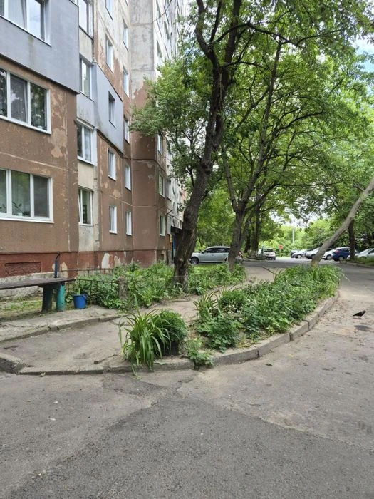 Продам 3 кімнатну квартиру на А. Мельника. Можна під дежавні