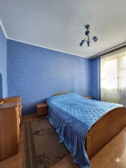 Продам 3 кімнатну квартиру на А. Мельника. Можна під дежавні