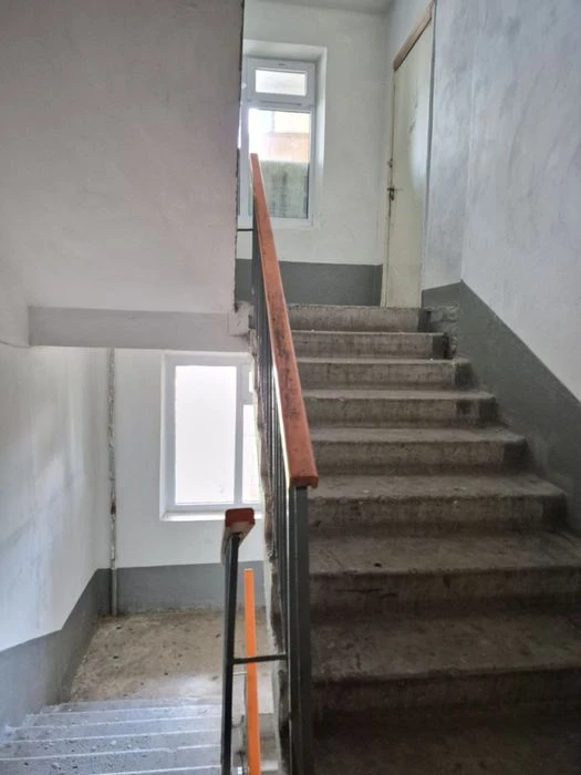 Продам 3 кімнатну квартиру на А. Мельника. Можна під дежавні