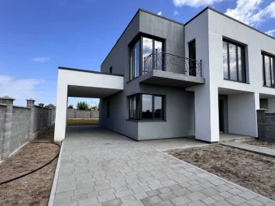 Будинок. Рівне, масив Київський
