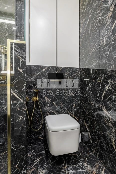Apartment for sale 3 rooms 92m2 renovated Manhattan City Beresteysky