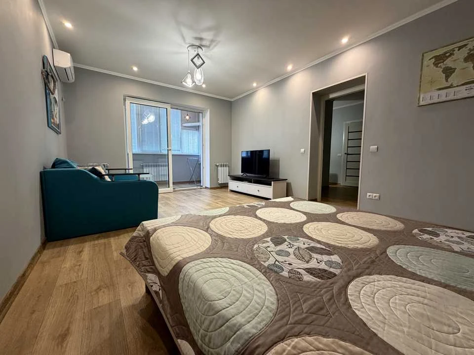 Apartment. Dnipro, Naberezhna Peremohy st.