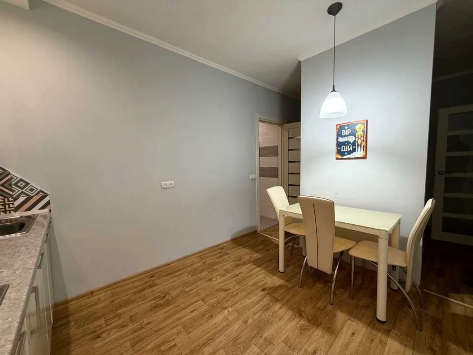 Apartment. Dnipro, Naberezhna Peremohy st.