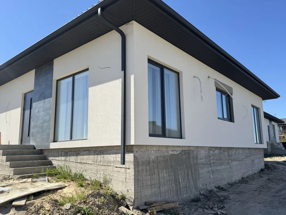 Продаж котеджу з дизайнерським ремонтом
