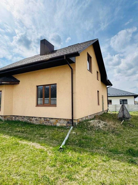 Продам будинок під чистовий ремонт !=)