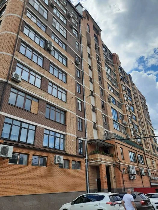 Продам элитный 3к.новострой,7\10,ул.Чернышевская 31а,евро (4