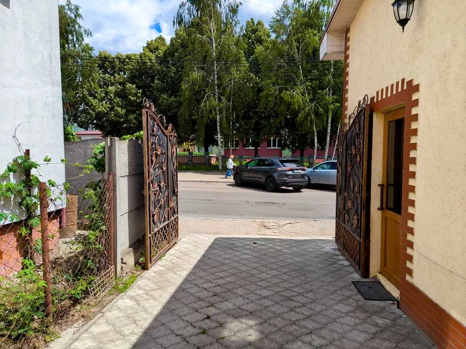 Будинок. Рівне, Дворецька вул.