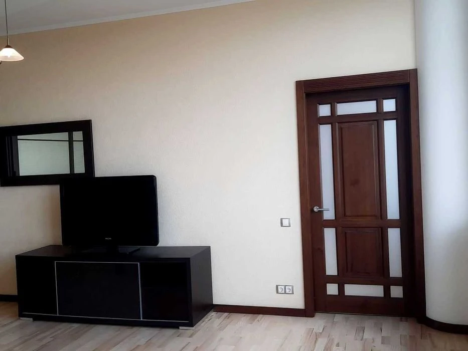 Продам элитный 3к.новострой,7\10,ул.Чернышевская 31а,евро (4