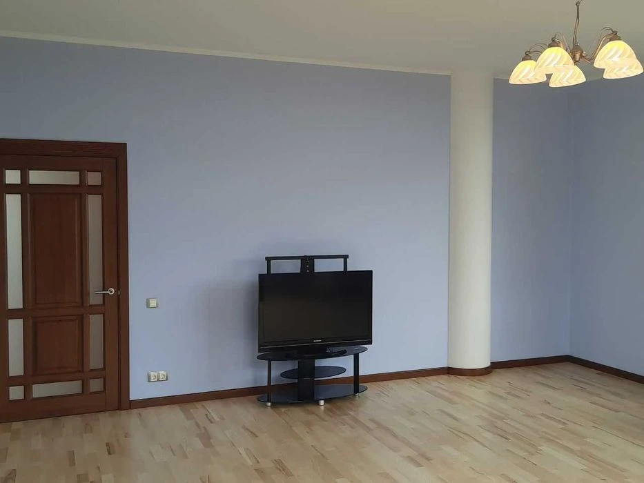 Продам элитный 3к.новострой,7\10,ул.Чернышевская 31а,евро (4