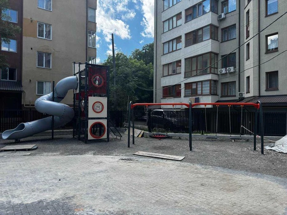Продається 1-кімнатна квартира в центрі вул.Бельведерська |Ж