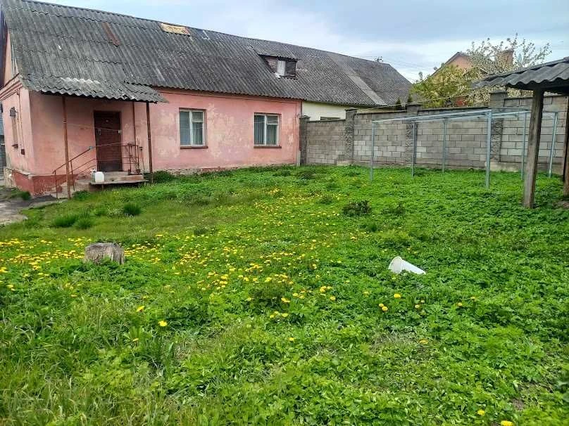 Продам Будинок ,3  кімнати .   Р-н 4 школи.