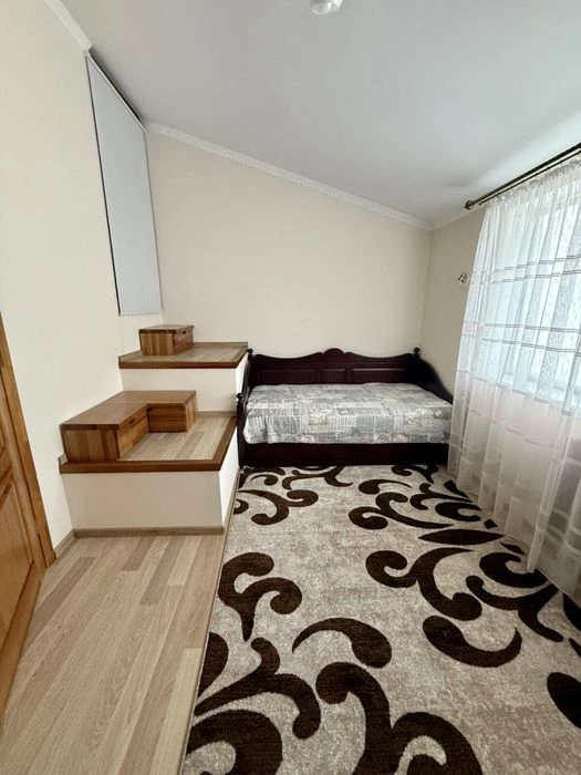 Продам котедж на вулиці Соборна