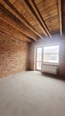 Продам двоповерховий  котедж з міськими комунікаціями в прес
