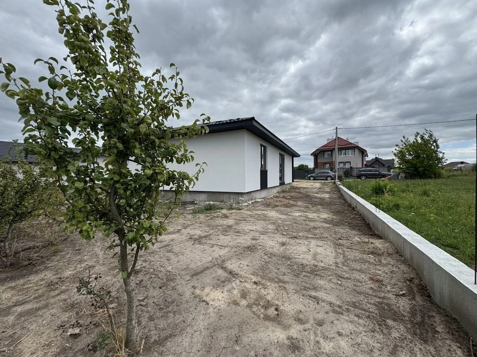 Продам будинок в р-н Білої Криниці з ділянкою 5 сот
