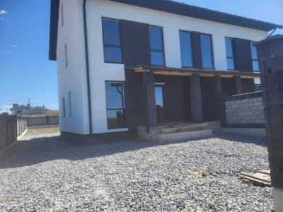 Продам Котедж ,  ВУЛ. ПАРКОВА 12, ВЛАСНИК