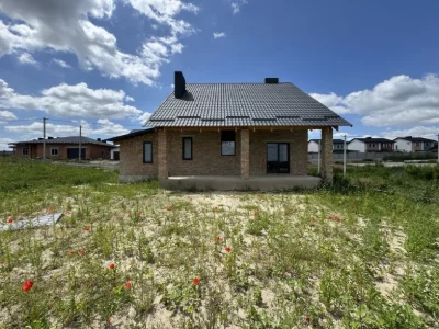 Продам будинок з гаражем на ділянці 5 сот