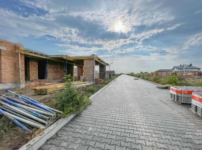 Продам будинок в стилі хай-тек на Щасливому на ділянці 9 сот