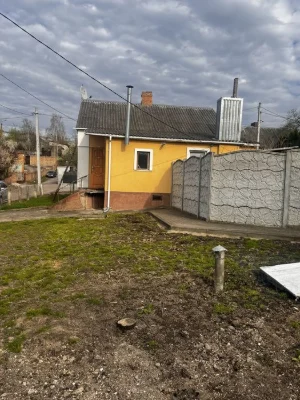 Продаж частини будинку