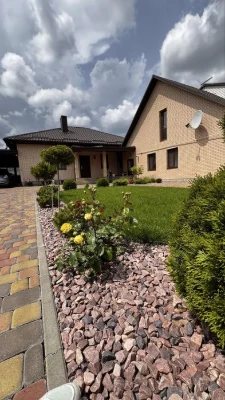 Продаж два будинки на одній ділянці