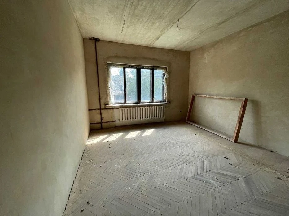 м. Рівне, вул. Полунична, 62