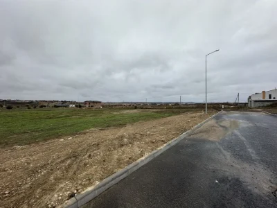 Продам земельну ділянку  . Щасливе