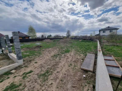 Продам земельну ділянку в Тиному забудована вулиця